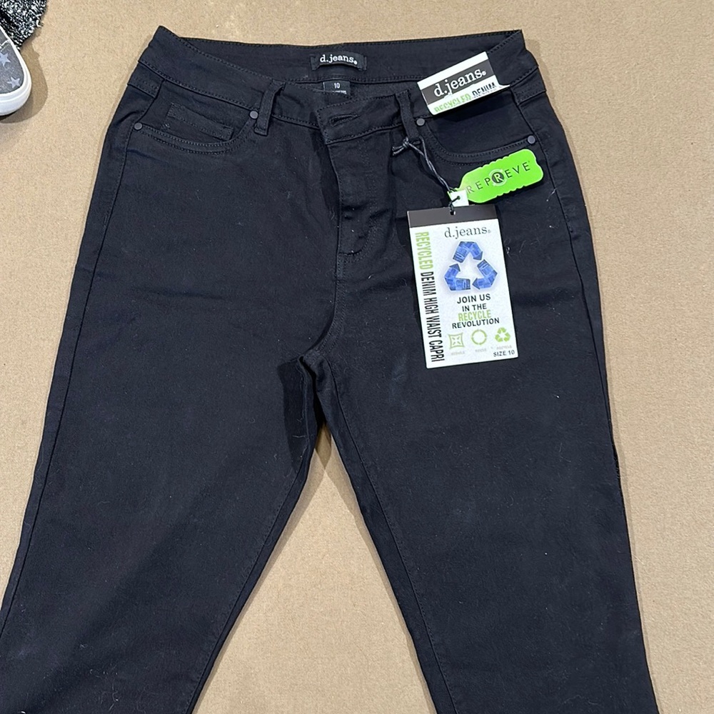 d. jeans High Waisted Capris